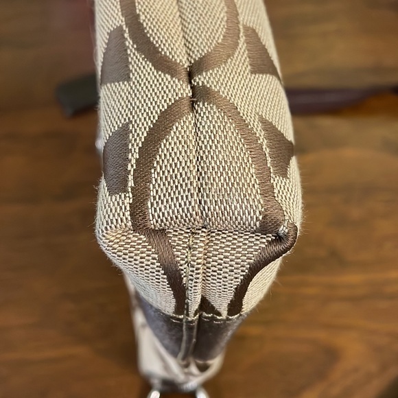 Coach canvas crossbody or shoulder bag excellent condition - Picture 5 of 11